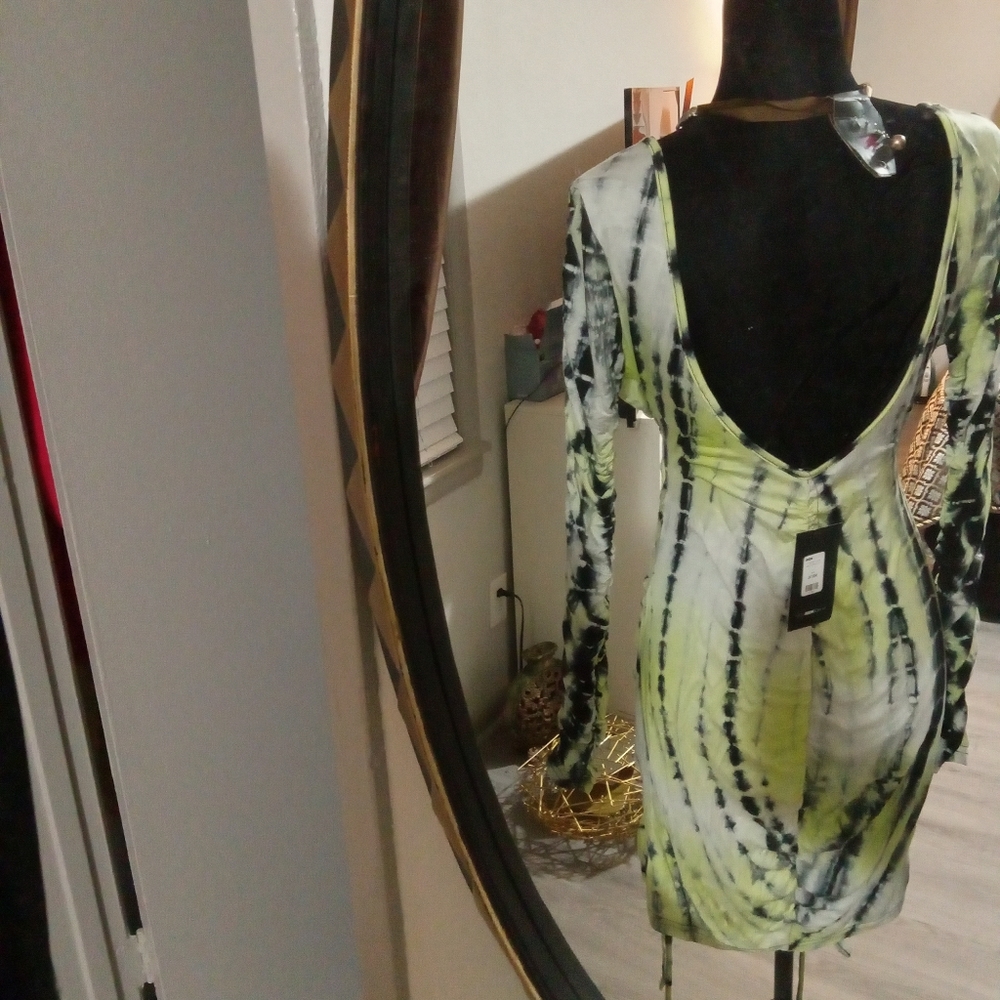 Dress - Picture 5 of 7